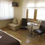 Garni Haus Weiskopf 招待所 特里尔